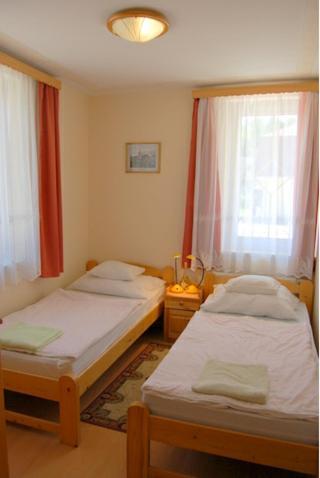 Cedrus Apartmanhaz - Cedrus Koez 7 Zalakaros Bilik gambar
